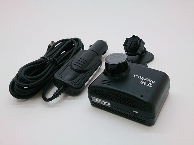 ユピテル ドライブレコーダー「DRY-ST1000c」　本体と電源ケーブル